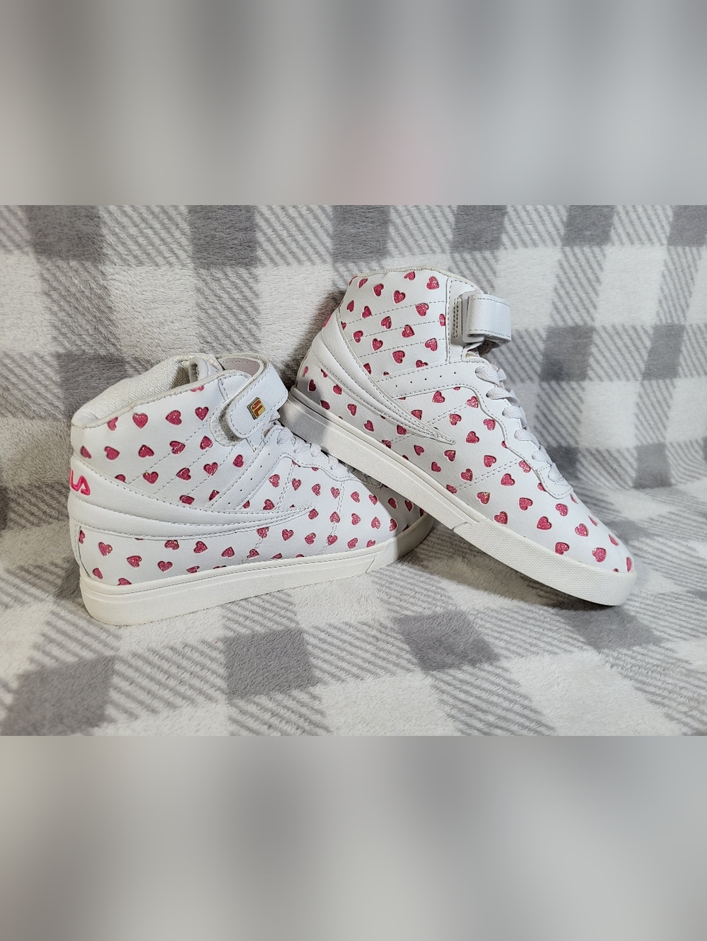 (Women’s Size 7.5) FILA White High Top Heart Design Sneakers - Pink Glitter Hear